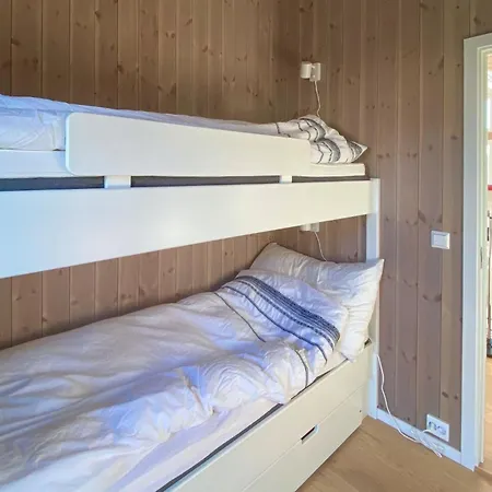 3 Bedroom Beautiful In Prázdninový dům