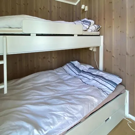 3 Bedroom Beautiful In Prázdninový dům *